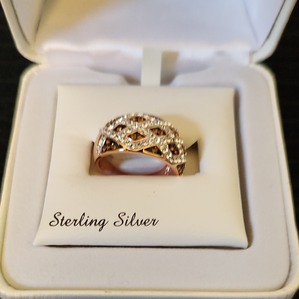 NWT Forever Radiant Rose Gold Over Silver Brown/White Crystal Dome Ring Size 7